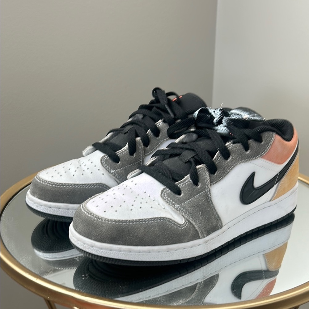Air Jordan 1 Low SE (Special Edition). Kids size 6.5